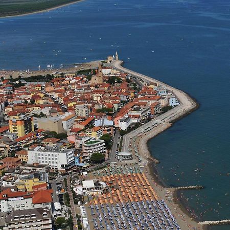 Residence Corallo Caorle Buitenkant foto
